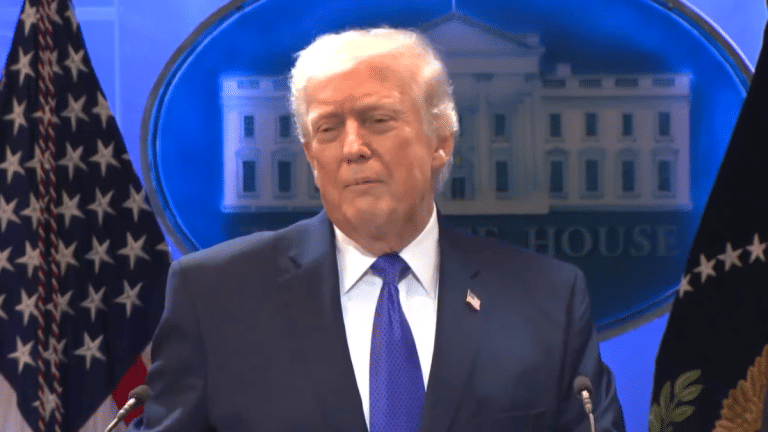 सुप्रीम कोर्ट के झटके के बाद ट्रंप का 10% ग्लोबल टैरिफ के साथ पलटवार, बोले- भारत के साथ बरकरार रहेगी डील