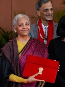 आत्मनिर्भर भारत पर फोकस, मैन्युफैक्चरिंग से लेकर हेल्थ और इंफ्रास्ट्रक्चर तक बड़े ऐलान