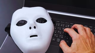 एक्सीडेंट की झूठी खबर से डराकर हो रही ठगी, एक फोटो खोलते ही खाली हो जाएगा अकाउंट, ऐसे करें बचाव