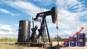 अमेरिका-ईरान में युद्ध की आहट से तेल बाजार में उबाल, क्रूड ऑयल के दाम $71 के पार; क्या $100 तक पहुंचेंगी कीमतें