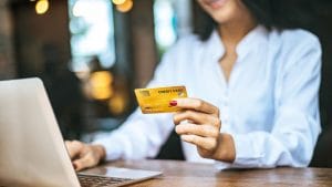 Credit Card EMI vs BNPL: खरीदारी के लिए कौन सा पेमेंट ऑप्शन है ज्यादा फायदेमंद? समझिए पूरा फर्क