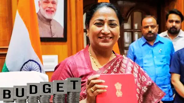 DELHI BUDGET 2026: रेखा गुप्ता ने पेश किया ₹103700 करोड़ का बजट, इन लोगों को फ्री में मिलेगी साइकिल DELHI BUDGET 2026: रेखा गुप्ता ने पेश किया ₹103700 करोड़ का बजट, इन लोगों को फ्री में मिलेगी साइकिल