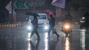 कहीं लू तो कहीं बारिश-ठंड का कहर, दिल्ली-यूपी में नया अलर्ट; जानें देशभर में कैसा रहेगा मौसम का हाल