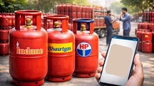 बुकिंग के बाद भी नहीं मिला LPG सिलेंडर, Indane, Bharat और HP Gas कस्टमर्स तुरंत नोट करें ये नंबर, यहां कर सकते हैं शिकायत