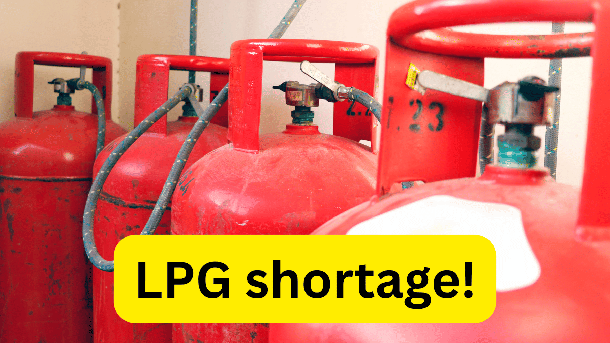 Ground Report: LPG के लिए मारामारी, ₹2800 में हो रही 14 किलो गैस की कालाबाजारी; रात में भटकती रही महिला लेकिन नहीं मिला सिलेंडर