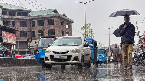 कश्मीर से लेकर दिल्ली तक बारिश, कई राज्यों में येलो अलर्ट जारी; जानें- कैसा रहेगा मौसम का हाल कश्मीर से लेकर दिल्ली तक बारिश, कई राज्यों में येलो अलर्ट जारी; जानें- कैसा रहेगा मौसम का हाल