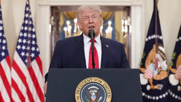 क्रिप्टो से मालामाल हुए Trump, 365 दिन में हुई ₹11400 करोड़ की कमाई; राष्ट्रपति बनने के बाद दोगुनी हुई नेटवर्थ क्रिप्टो से मालामाल हुए Trump, 365 दिन में हुई ₹11400 करोड़ की कमाई; राष्ट्रपति बनने के बाद दोगुनी हुई नेटवर्थ