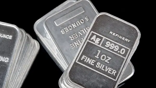 MCX का बड़ा फैसला! अब एक्सचेंज पर होगी रिफाइंड चांदी की डिलीवरी, घरेलू रिफाइनर्स को न्योता MCX का बड़ा फैसला! अब एक्सचेंज पर होगी रिफाइंड चांदी की डिलीवरी, घरेलू रिफाइनर्स को न्योता