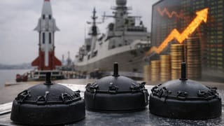 डिफेंस के महाराथी का कमाल! नेवी के लिए बनाई ये खास चीज, रॉकेट हुआ शेयर, 14% चढ़ा, 5 साल में दिया 2316% का रिटर्न