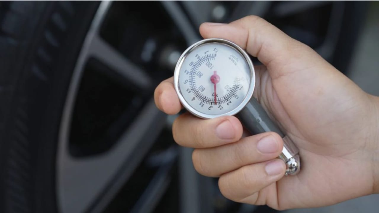 गर्मियों में कितनी होनी चाहिए कार के टायरों में हवा