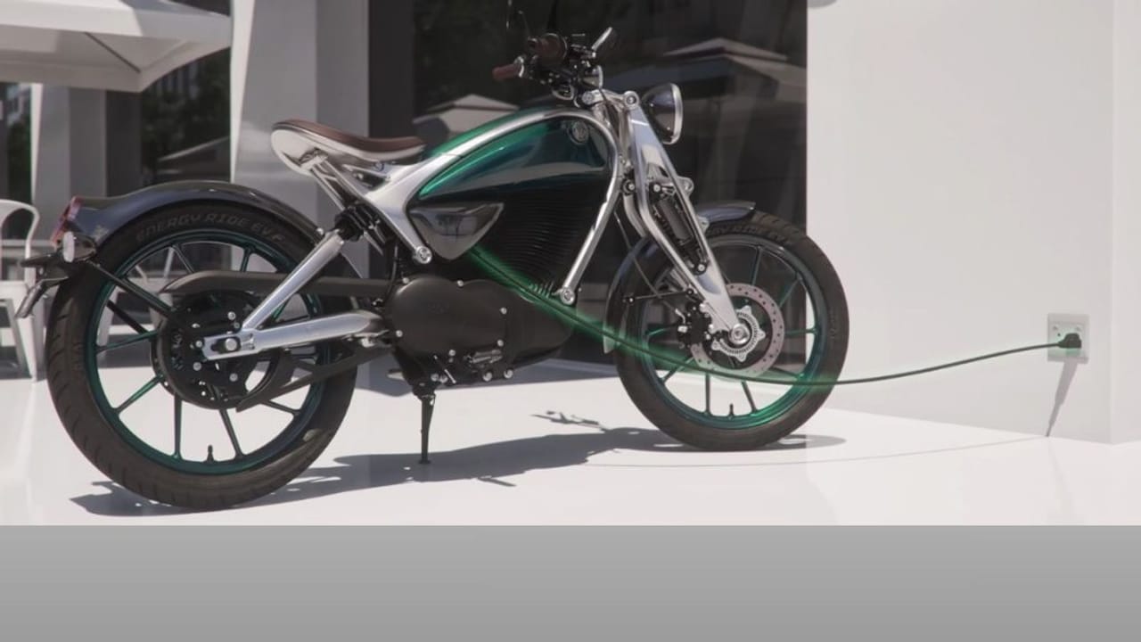 धाक जमाने आ गई Royal Enfield की पहली इलेक्ट्रिक बाइक, एक बार चार्ज करने पर चलेगी 154 KM