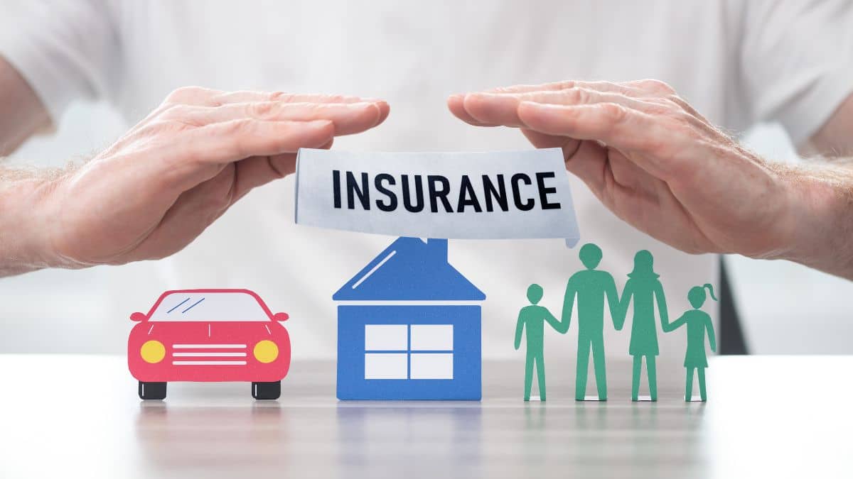 हेल्थ इंश्योरेंस को आसान बनाने की तैयारी में IRDAI, नई कमेटी करेगी बड़े सुधार, जानें आपको क्या मिलेगा फायदा हेल्थ इंश्योरेंस को आसान बनाने की तैयारी में IRDAI, नई कमेटी करेगी बड़े सुधार, जानें आपको क्या मिलेगा फायदा