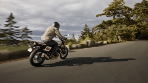 भारत में लॉन्च हुई नई Triumph Tracker 400, कीमत 2.46 लाख रुपये; चेक करें फीचर्स और स्पेसिफिकेशन