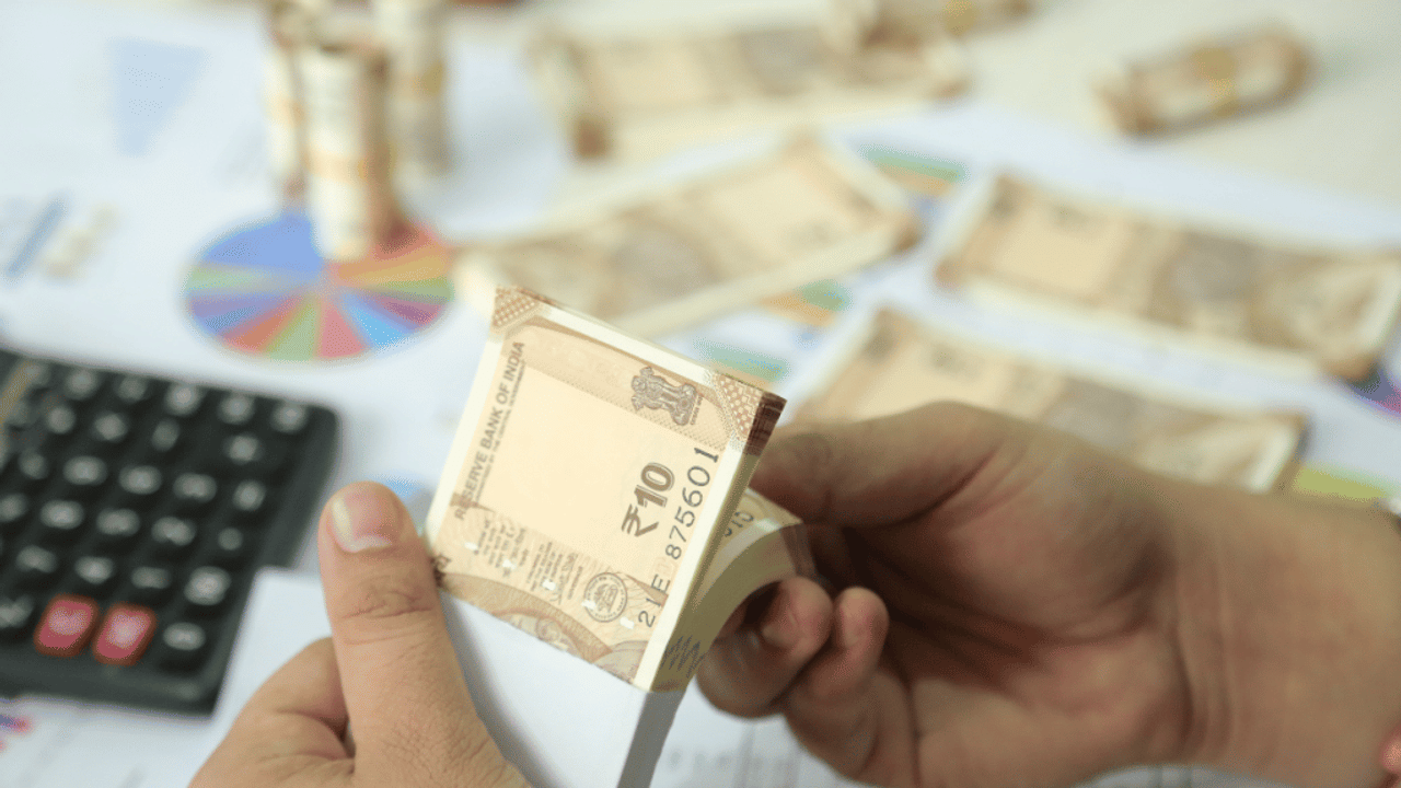 50% वेज रूल लागू! अब सैलरी स्ट्रक्चर बदला, जानिए जेब में कम पैसे क्यों आए!