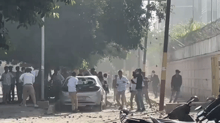 Noida में बवाल, सैलरी हाइक ना होने पर सड़क पर उतरे कर्मचारी, गाड़ियों में तोड़-फोड़ से लेकर पत्थरबाजी, जानें कौन से रास्तों पर असर