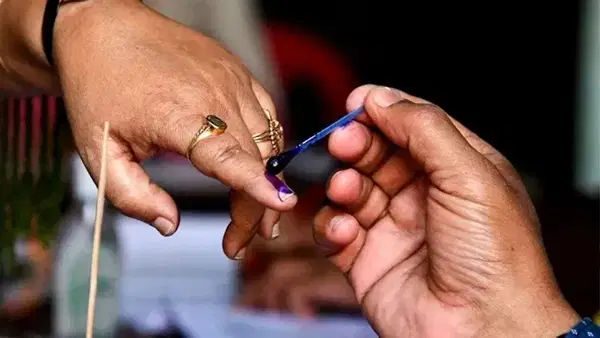 असम, केरल और पुडुचेरी में 9 अप्रैल को मतदान, 296 विधानसभा सीटों पर डाले जाएंगे वोट असम, केरल और पुडुचेरी में 9 अप्रैल को मतदान, 296 विधानसभा सीटों पर डाले जाएंगे वोट