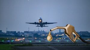 एक किलोलीटर तेल में कितनी दूरी तय करता है हवाई जहाज; क्या कार जैसी होती है माइलेज?