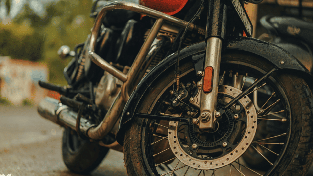 रिजर्व में गाड़ी चलाने का खतरा, जानिए क्या होता है जब पेट्रोल कम होने के बाद भी करते हैं राइड