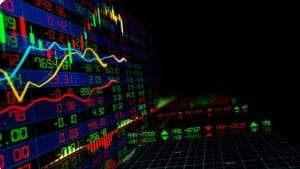 आपदा में अवसर तलाश रहे म्यूचुअल फंड्स! 16 महीने के निचले स्तर पर कैश होल्डिंग, रिकॉर्ड खरीदारी का संकेत