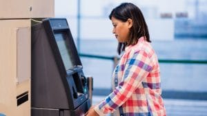 ATM में कैश पर संकट! कई जगहों पर रोज नहीं पड़ेगा पैसा, लॉजिस्टिक्स कंपनियों की चेतावनी; तेल के दाम का असर