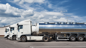 क्या होता है Bulk Diesel, जिसे ₹149 प्रति लीटर बेच रही हैं तेल कंपनियां? जानें, क्यों है रिटेल डीजल से ₹54 महंगा