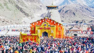 केदारनाथ जाने वालों के लिए जरूरी खबर, भारी बारिश के चलते यात्रा रोकी गई, जानें कब शुरू होगी