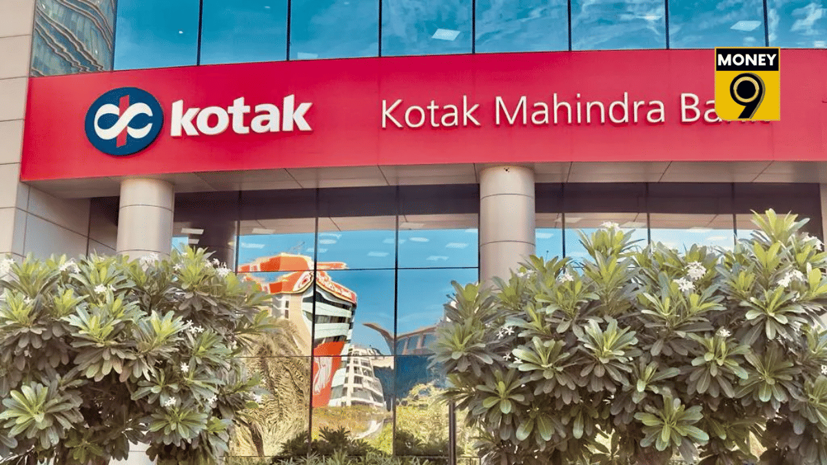 कोटक महिंद्रा बैंक Au Small Finance Bank में खरीदेगा 9.99% हिस्सेदारी, RBI से मिली मंजूरी, जानें कैसे होगी पूरी डील