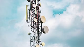 अप्रैल में 133.75 करोड़ पहुंचा देश का टेलीकॉम कस्टमर बेस, Airtel ने Jio को छोड़ा पीछे