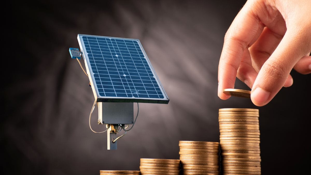 Solar-Wind सेक्टर की तेजी से चमके ये Mutual Funds, 1 साल में मिला 25% तक रिटर्न, जानें लिस्ट का किंग कौन?