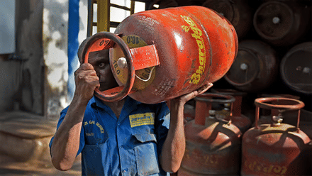 तमिलनाडु में महिलाओं को बड़ा तोहफा! साल में 3 LPG सिलेंडर फ्री, बसों में बिना किराए सफर का दायरा भी बढ़ा
