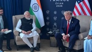 PM मोदी ने G7 समिट के दौरान ट्रंप के साथ की मुलाकात, द्विपक्षीय बैठक में भारतीय नाविकों की सुरक्षा का मुद्दा उठाया