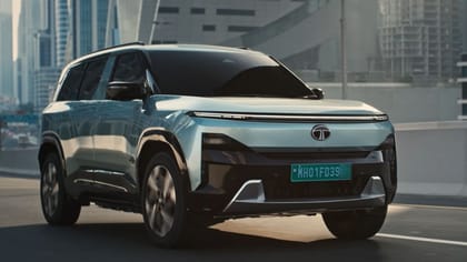 Tata Sierra EV भारत में लॉन्च, कीमत ₹18.79 लाख से शुरू, लेवल 2 ADAS फीचर्स; जानिए रेंज
