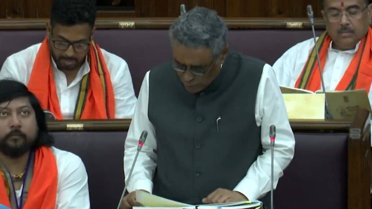 WB Budget 2026: सरकार ने अन्नपूर्णा योजना के लिए 36000 करोड़ रुपये अलॉट किए, DA में 20% की बढ़ोतरी का ऐलान WB Budget 2026: सरकार ने अन्नपूर्णा योजना के लिए 36000 करोड़ रुपये अलॉट किए, DA में 20% की बढ़ोतरी का ऐलान