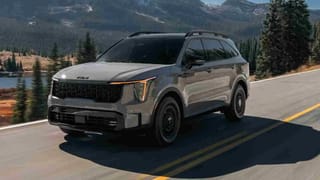 Kia Sorento: सामने आई नई फ्लैगशिप SUV की पहली झलक, प्रीमियम डिजाइन के साथ हाईटेक इंटीरियर