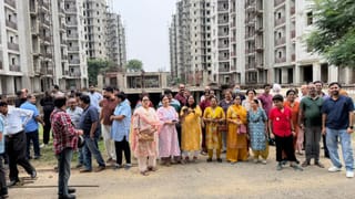 करोड़ों की कमाई लगाकर भी घर नहीं मिला, Sare Spring View Heights के खरीदारों का प्रदर्शन