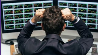 10 में से 9 F&O ट्रेडर्स को घाटा! ₹91685 करोड़ डूबे; वॉरेन बफे की चेतावनी याद आई