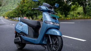 EV खरीदने वालों की पहली पसंद बनी TVS! जुलाई के आंकड़े देखकर चौंक जाएंगे आप
