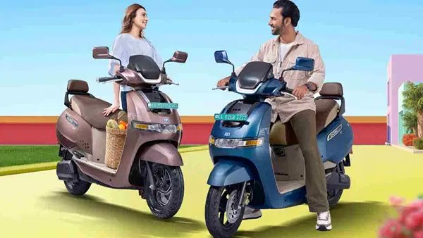 सिंगल चार्ज में 114km तक दौड़ेगा ये इलेक्ट्रिक स्कूटर! TVS ने लॉन्च किया iQube का 2.3kWh वेरिएंट सिंगल चार्ज में 114km तक दौड़ेगा ये इलेक्ट्रिक स्कूटर! TVS ने लॉन्च किया iQube का 2.3kWh वेरिएंट