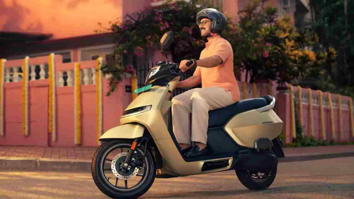 10 साल की बैटरी वारंटी और 99,999 रुपए की शुरुआती कीमत, लॉन्च हुआ Ather का नया स्कूटर Konarc 10 साल की बैटरी वारंटी और 99,999 रुपए की शुरुआती कीमत, लॉन्च हुआ Ather का नया स्कूटर Konarc