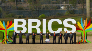 BRICS: भारत चीन के रिश्तों में होगी नई शुरुआत, शी जिनपिंग के दौरे से ट्रेड डेफिसिट और निवेश पर रहेगा फोकस