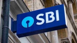 SBI में है खाता? 1 अक्टूबर से इन लोगों की जेब पर पड़ेगा असर, बदलने वाला है ATM से कैश निकालने का नियम