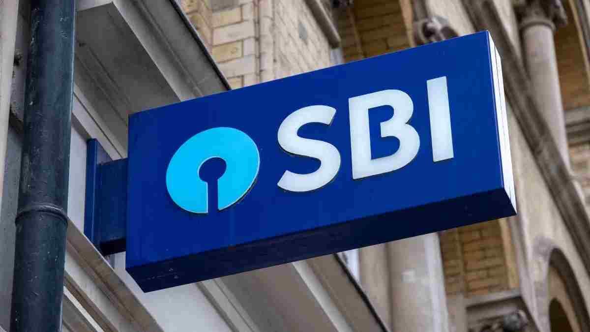 SBI में है खाता? 1 अक्टूबर से इन लोगों की जेब पर पड़ेगा असर, बदलने वाला है ATM से कैश निकालने का नियम