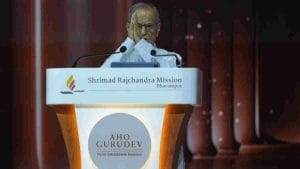 ‘अहो गुरुदेव’ समारोह में पहुंचे नारायण मूर्ति, बोले- मूल्यों और करुणा से शुरू होती है ‘सच्ची तरक्की’