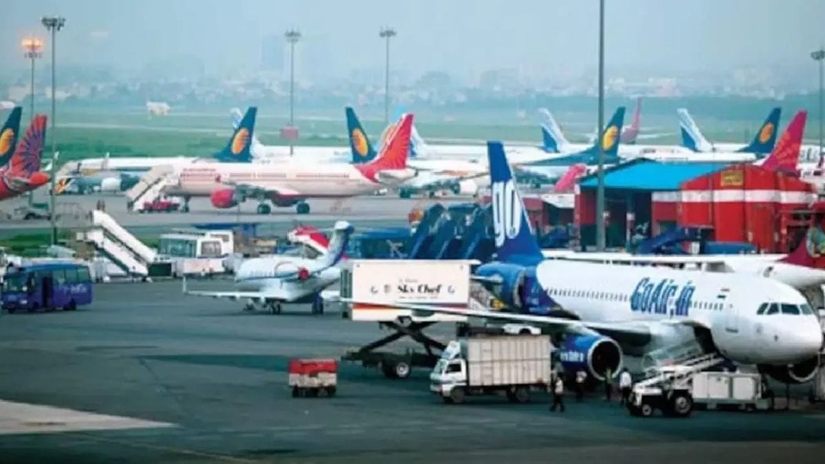11 एयरपोर्ट होंगे प्राइवेट, 50 साल की डील में अडानी या GMR किसकी दावेदारी मजबूत?