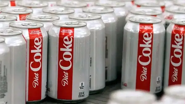 Diet Coke और बीयर कंपनियों को बड़ी राहत, एल्यूमिनियम कैन सर्टिफिकेशन की डेडलाइन बढ़ी Diet Coke और बीयर कंपनियों को बड़ी राहत, एल्यूमिनियम कैन सर्टिफिकेशन की डेडलाइन बढ़ी