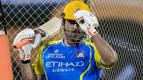 MS Dhoni ने कैसे बनाया 1,000 करोड़ का साम्राज्य? जानें निवेश के 7 सबक MS Dhoni ने कैसे बनाया 1,000 करोड़ का साम्राज्य? जानें निवेश के 7 सबक