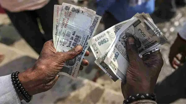 9 लाख लगाने पर हर महीने कितनी होगी कमाई? ये सरकारी स्कीम 1 साल में देगी इतना ब्याज 9 लाख लगाने पर हर महीने कितनी होगी कमाई? ये सरकारी स्कीम 1 साल में देगी इतना ब्याज