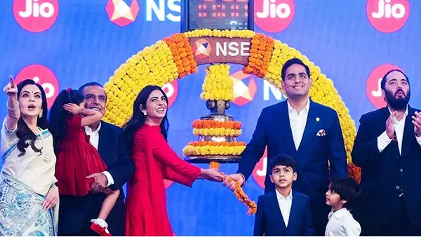 बंटवारे में मुकेश अंबानी के हाथ से निकल गया था टेलीकॉम कारोबार, फिर कैसे हुई जियो की शुरुआत; आज बन गया रिकॉर्ड बंटवारे में मुकेश अंबानी के हाथ से निकल गया था टेलीकॉम कारोबार, फिर कैसे हुई जियो की शुरुआत; आज बन गया रिकॉर्ड