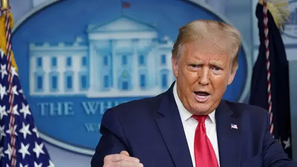 Trump का बड़ा यू-टर्न, रूसी तेल खरीदने पर 100% टैरिफ का खतरा टला; भारत को मिली राहत Trump का बड़ा यू-टर्न, रूसी तेल खरीदने पर 100% टैरिफ का खतरा टला; भारत को मिली राहत