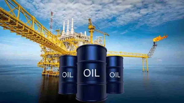 Crude Oil Price: कच्चे तेल में फिर तेजी, Brent 115 डॉलर के पार, क्या और महंगा होगा पेट्रोल-डीजल? Crude Oil Price: कच्चे तेल में फिर तेजी, Brent 115 डॉलर के पार, क्या और महंगा होगा पेट्रोल-डीजल?